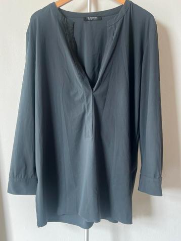 D’ETOILES CASTOPE donker blauwe tuniek. beschikbaar voor biedingen