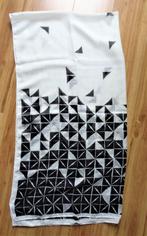 Nieuw: grote sjaal 192x98 zwart wit geometrisch Escher, Nieuw, Ophalen of Verzenden, Sjaal