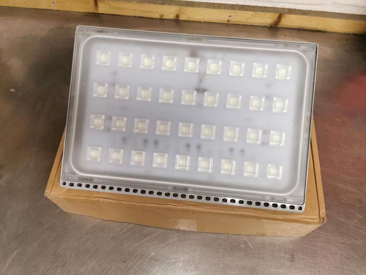 200 watt led Rijbakverlichting te koop Schijnwerper bouwlamp, Doe-het-zelf en Verbouw, Bouwverlichting, Nieuw, Minder dan 50 watt