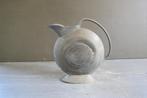 Art Deco Aluminium vaas aparte vorm, Verzenden