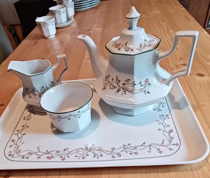 thee servies Eternal Beau, Huis en Inrichting, Keuken | Servies, Zo goed als nieuw, Overige typen, Overige stijlen, Porselein