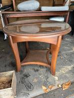 Tafel met kapstok, Ophalen