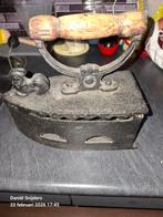 Antiek kolen strijkijzer met 🐓 en asrooster, Antiek en Kunst, Ophalen of Verzenden