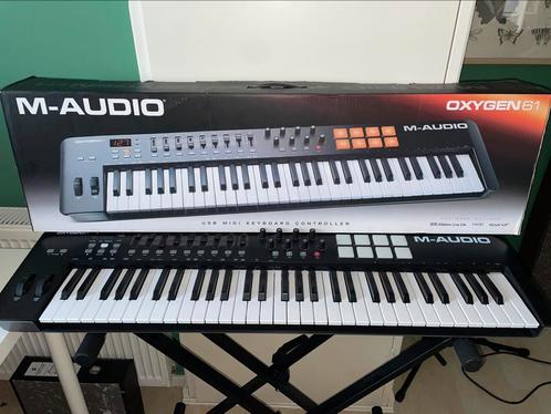 M-Audio Oxygen 61 midi keyboard + standaard, Muziek en Instrumenten, Midi-apparatuur, Zo goed als nieuw, Ophalen