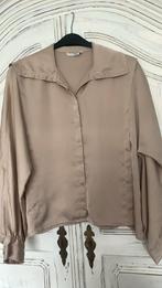 Mooie italiaanse glansende blouse maat 46 beige polyester, Ophalen of Verzenden, Zo goed als nieuw, Beige, Blouse of Tuniek