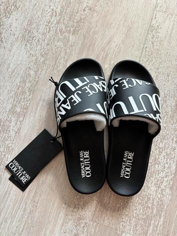 Versace Jeans Couture Badslippers - Maat 40 - Nieuw beschikbaar voor biedingen
