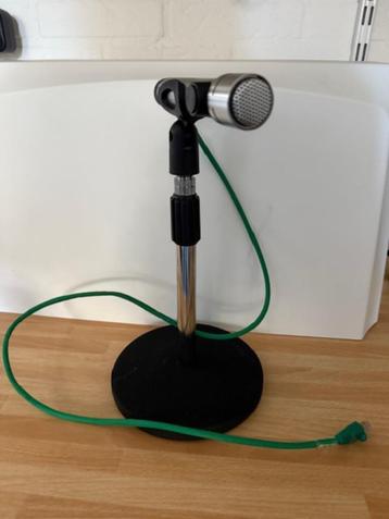 Microfoon met standaard - Gebruikt beschikbaar voor biedingen