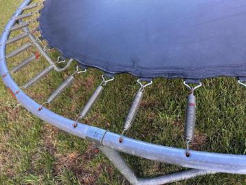 Te koop trampoline met nieuw ‘net’! beschikbaar voor biedingen