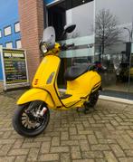 Vespa sprint bromscooter, Fietsen en Brommers, Ophalen