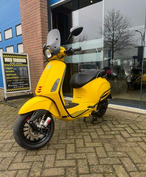 Vespa sprint bromscooter, Fietsen en Brommers, Brommers | Vespa, Ophalen