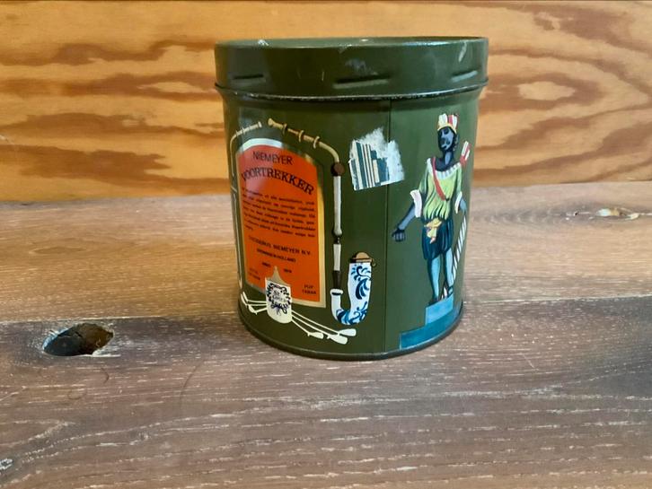 Leuk oud blik van Tabak en Snuif, Voortrekker!, Verzamelen, Rookartikelen, Aanstekers en Luciferdoosjes, Gebruikt, Tabaksdoos of Verpakking