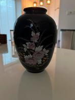 Handgeschilderde Vaas japans, Gebruikt, Zwart, Aardewerk of Porselein, Ophalen of Verzenden