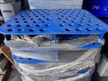 Kunststof pallets-Hygiëne Voortent, Vlonder of Opslag beschikbaar voor biedingen