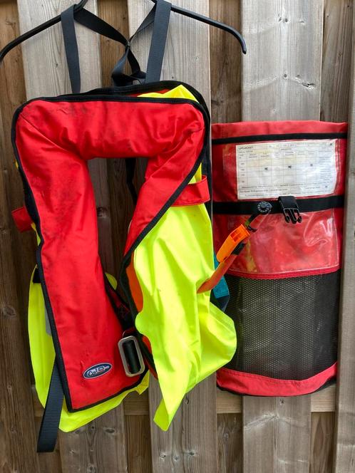 KRU. LIFE.  JACKET.  ISO ( NIEUW), Watersport en Boten, Watersportkleding, Zo goed als nieuw, Dame of Heer, Ophalen of Verzenden
