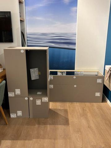Wastafel meubel zonder wastafel + badkamer kast beschikbaar voor biedingen