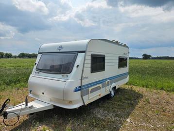Hobby 460 De Luxe met voortent, luifel en mover, nette staat beschikbaar voor biedingen