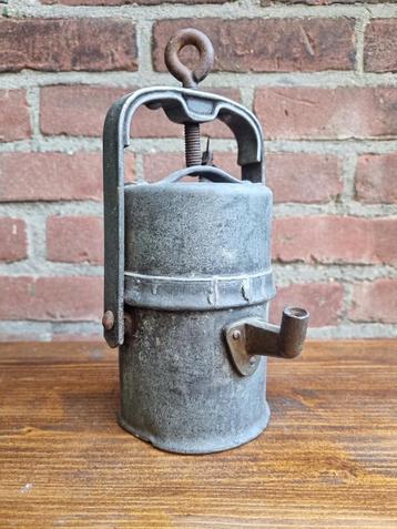Oude Carbidlamp Mijnwerkerslamp beschikbaar voor biedingen