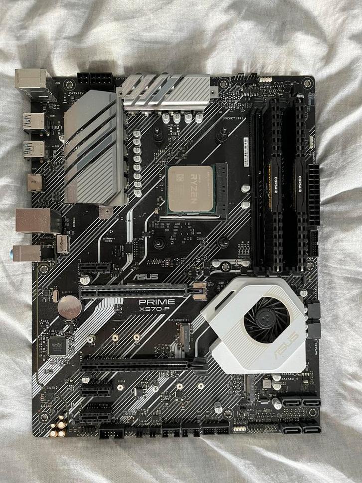 Ryzen 7 3700x + cooler, X570-p en corsair lpx 32Gb Ram, Computers en Software, Moederborden, Zo goed als nieuw, AMD, DDR4, Ophalen