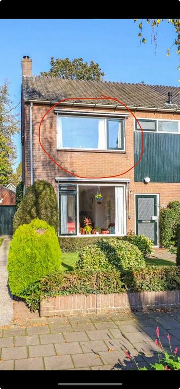Kozijn hout, inclusief dubbelglas beschikbaar voor biedingen