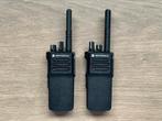 2x Motorola DP4401e (UHF) met accu's, laders en progr. kabel, 5 tot 15 km, Ophalen of Verzenden, Zo goed als nieuw, Portofoon of Walkie-talkie
