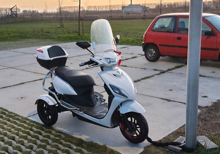 Te koop mooi accubrommer., Fietsen en Brommers, Overige Fietsen en Brommers, Zo goed als nieuw, Ophalen