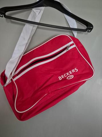 Beckers tas beschikbaar voor biedingen