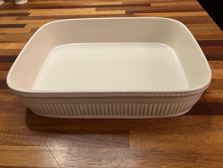 Wedgwood EDME lasagneschaal 27 x 20 cm., Huis en Inrichting, Keuken | Servies, Zo goed als nieuw, Overige typen, Wedgwood, Aardewerk