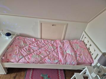 Peuterbed Ikea + matras + zijsteun beschikbaar voor biedingen