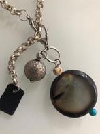 Nieuwe lange ketting met ronde edelsteen en zilveren kraal., Ophalen of Verzenden, Nieuw, Bruin, Steen of Mineraal