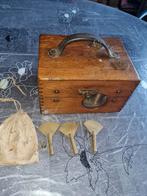 Oude duivenklok benzing  nette staat. 3 maal messing sleutel, Mannelijk, Postduif