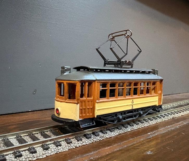 Mantua 2211 ATM 3 Milano. Ouderwetse kleuren., Hobby en Vrije tijd, Modeltreinen | H0, Zo goed als nieuw, Overige typen, Gelijkstroom