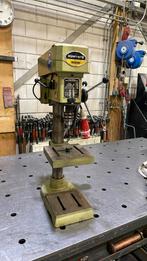 Klomboormachine, Doe-het-zelf en Verbouw, Gereedschap | Boormachines, Ophalen of Verzenden, Zo goed als nieuw, 600 watt of meer