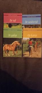 Manege de Hoefslag 2,3,4,5, Ophalen of Verzenden, Gelezen, Debbie Hoogewind, Fictie algemeen