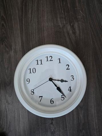 Sondrum Ikea klok 35 cm beschikbaar voor biedingen