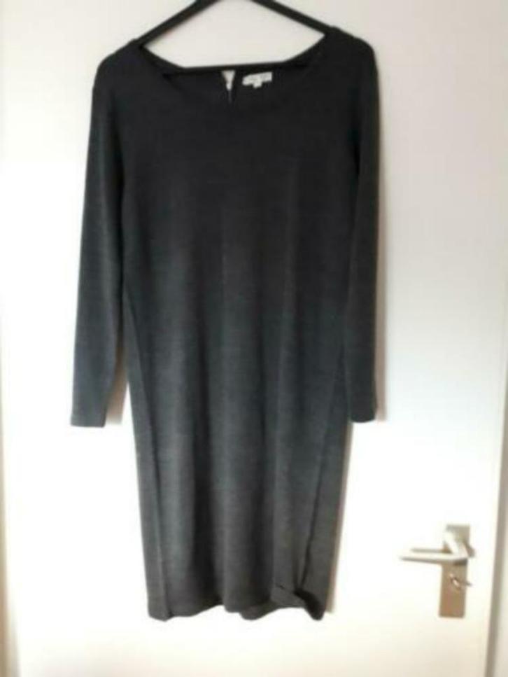 Jurkje. Maat M, Kleding | Dames, Jurken, Nieuw, Maat 38/40 (M), Grijs, Boven de knie, Ophalen of Verzenden