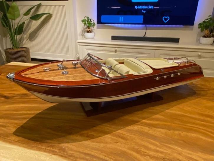 Riva Aquarama 1:10 87 CM Creme leder, Hobby en Vrije tijd, Modelbouw | Boten en Schepen, Nieuw, Groter dan 1:32, Ophalen of Verzenden