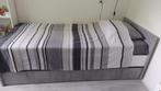 Mooi eenpersoonsbed met twee ruime lades, Ophalen, 85 tot 100 cm, Zo goed als nieuw, Matras