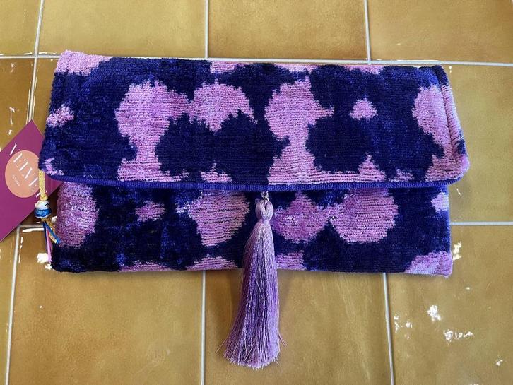 Ikat clutch paars roze, Sieraden, Tassen en Uiterlijk, Tassen | Damestassen, Nieuw, Avondtasje, Paars, Ophalen of Verzenden