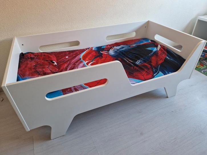 Petit Amelie peuterbed, Kinderen en Baby's, Kinderkamer | Bedden, 140 tot 160 cm, 70 tot 85 cm, Lattenbodem, Matras, Ophalen