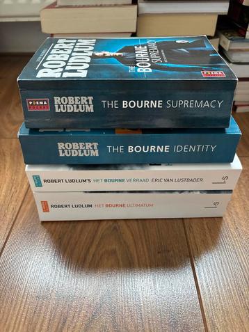 Robert Ludlum - Bourne Trilogie + meer beschikbaar voor biedingen
