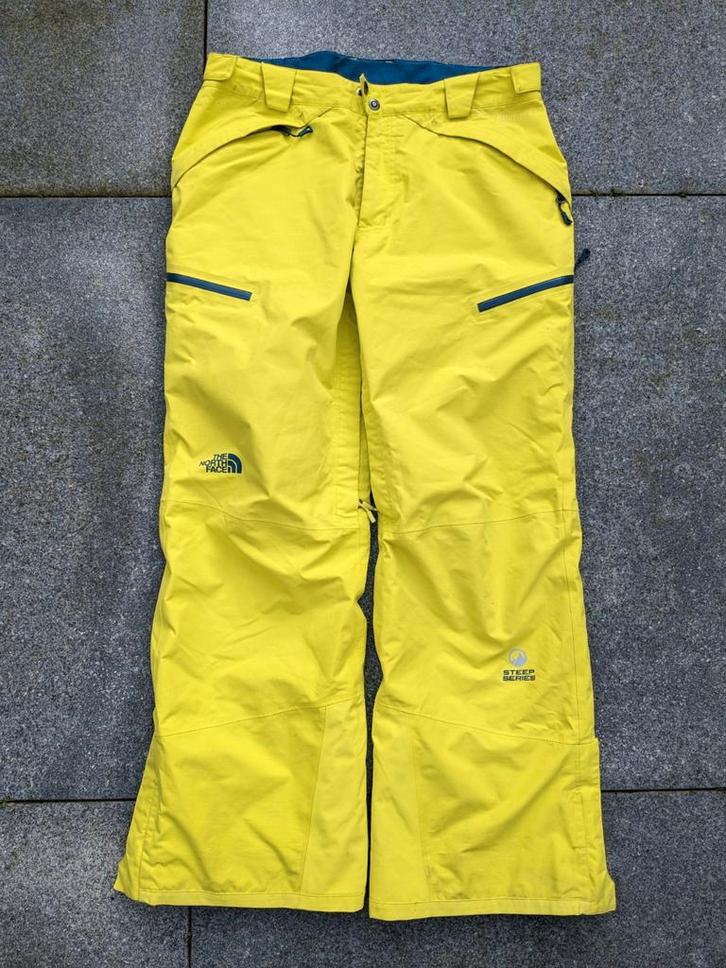 The North Face Gore Tex Steep Series Broek Geel maat XL, Kleding | Dames, Wintersportkleding, Zo goed als nieuw, Broek, Maat 38/40 (M)