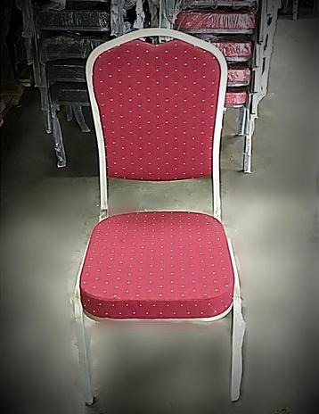 Stapelstoelen (stackchairs) beschikbaar voor biedingen