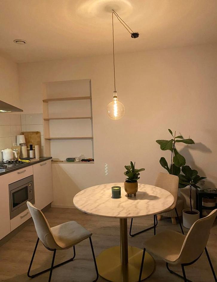 Ronde, marmeren tafel met gouden onderstel, Huis en Inrichting, Tafels | Eettafels, Zo goed als nieuw, 100 tot 150 cm, 50 tot 100 cm