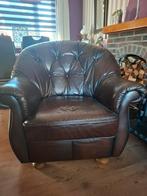 Leren fauteuil chesterfield look stoel met poef, Huis en Inrichting, Fauteuils, Ophalen, Minder dan 75 cm, Leer, Zo goed als nieuw