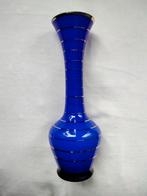Kobalt blauw glas vaasje, Ophalen