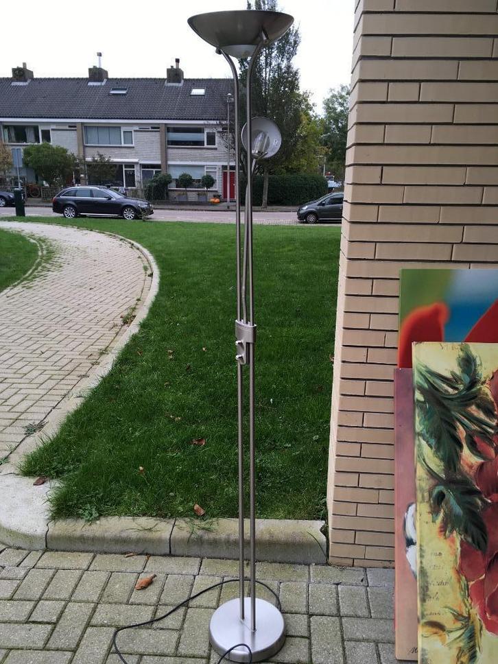 Vloerlamp, nikkel met lees-arm met Led-verlichting, Huis en Inrichting, Lampen | Vloerlampen, Zo goed als nieuw, 150 tot 200 cm
