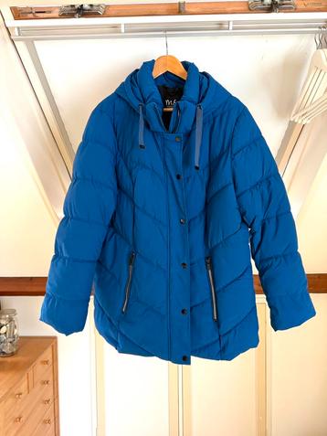 Leuke winterjas in frisse kleur, maat 48 beschikbaar voor biedingen