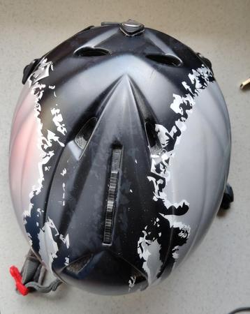 Mountain peak skihelm (s) beschikbaar voor biedingen