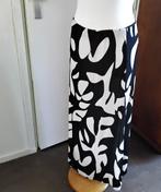 Mooie lange zwart/ witte rok., Kleding | Dames, Rokken, Maat 38/40 (M), Overige kleuren, Verzenden, Zo goed als nieuw