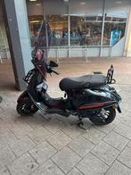 Vespa sprint full option 2021, Fietsen en Brommers, Scooters | Vespa, Ophalen, Vespa S, Zo goed als nieuw, Benzine